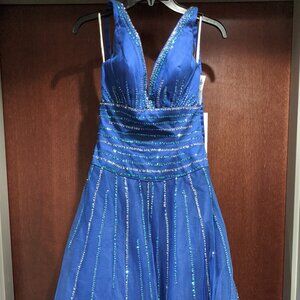 Tony Bowls Le Gala 17527 Royal Prom Dress Size 6